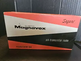 AM-64 MAGNAVOX Safari Transistor Radio Box