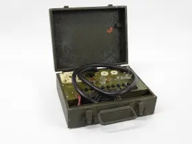 Munston Mx-949a/u Vintage Military Tube Tester Socket Adapter Kit Very Nice