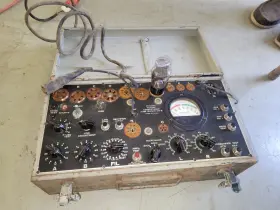 1-177-B TRIPLETT Instr Tube Tester